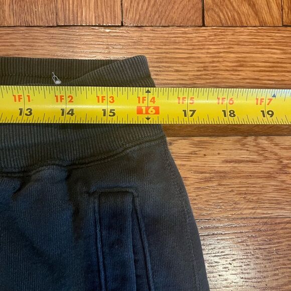 modern nike pants - Picture 6 of 8